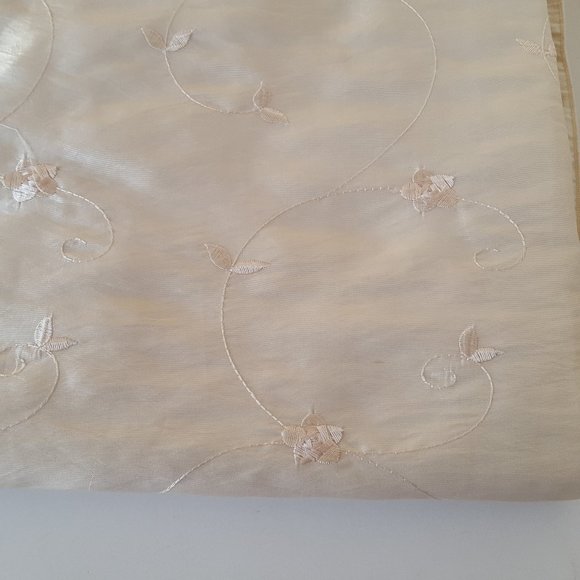Fabric Tablecloth 128" Round Machine Embroidered Formal - Picture 2 of 9
